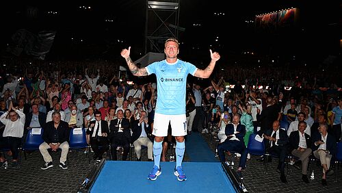 La Lazio svela le nuove maglie Mizuno per la stagione 2022 23