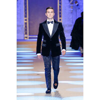 Dybala sfila per Dolce&Gabbana