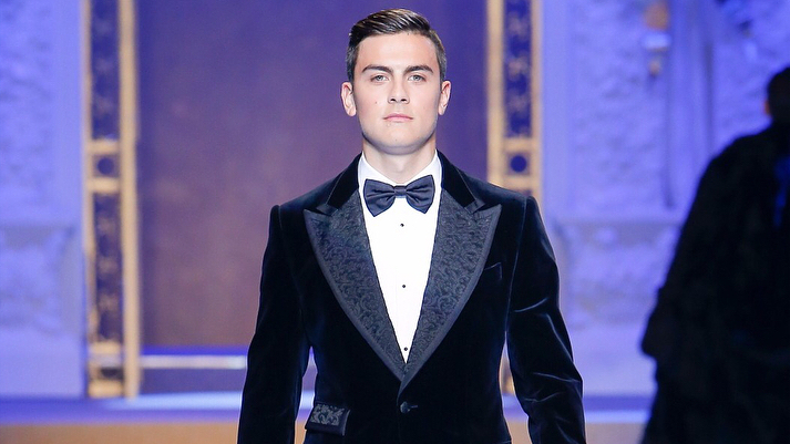 Dybala sfila per Dolce&Gabbana