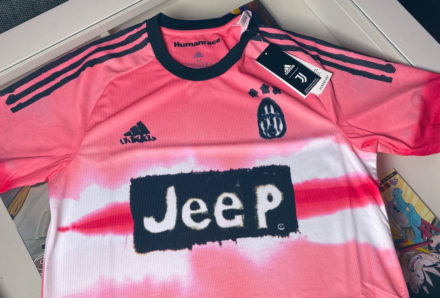 La nuova maglia realizzata con Adidas, Pharrell Williams e Humanrace