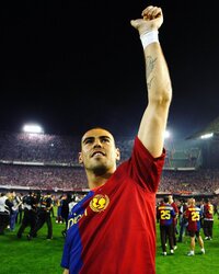 Valdes Saluta il calcio