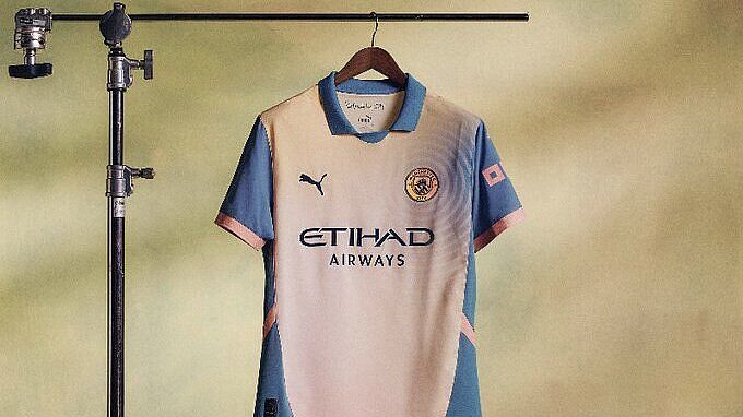 La maglia del Manchester City e stata realizzata in onore degli Oasis