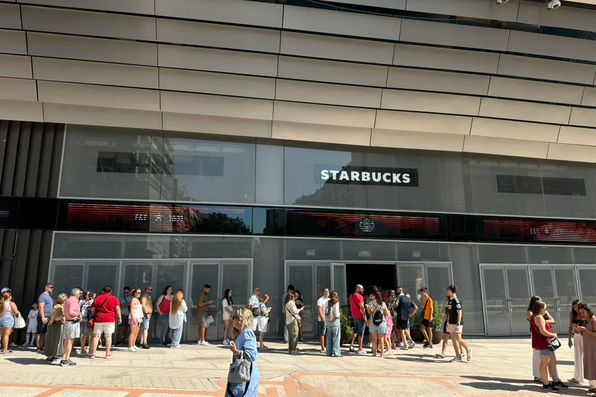 Starbucks Santiago Bernabeu Madrid